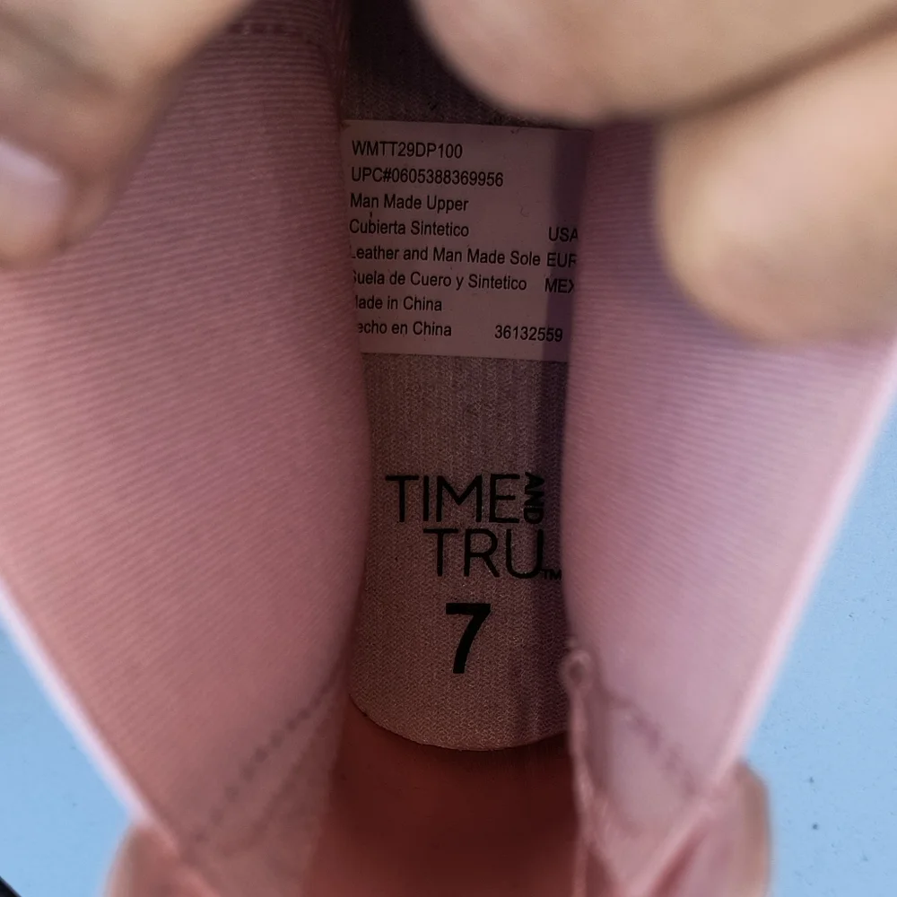 Boot - Picture 4 of 5